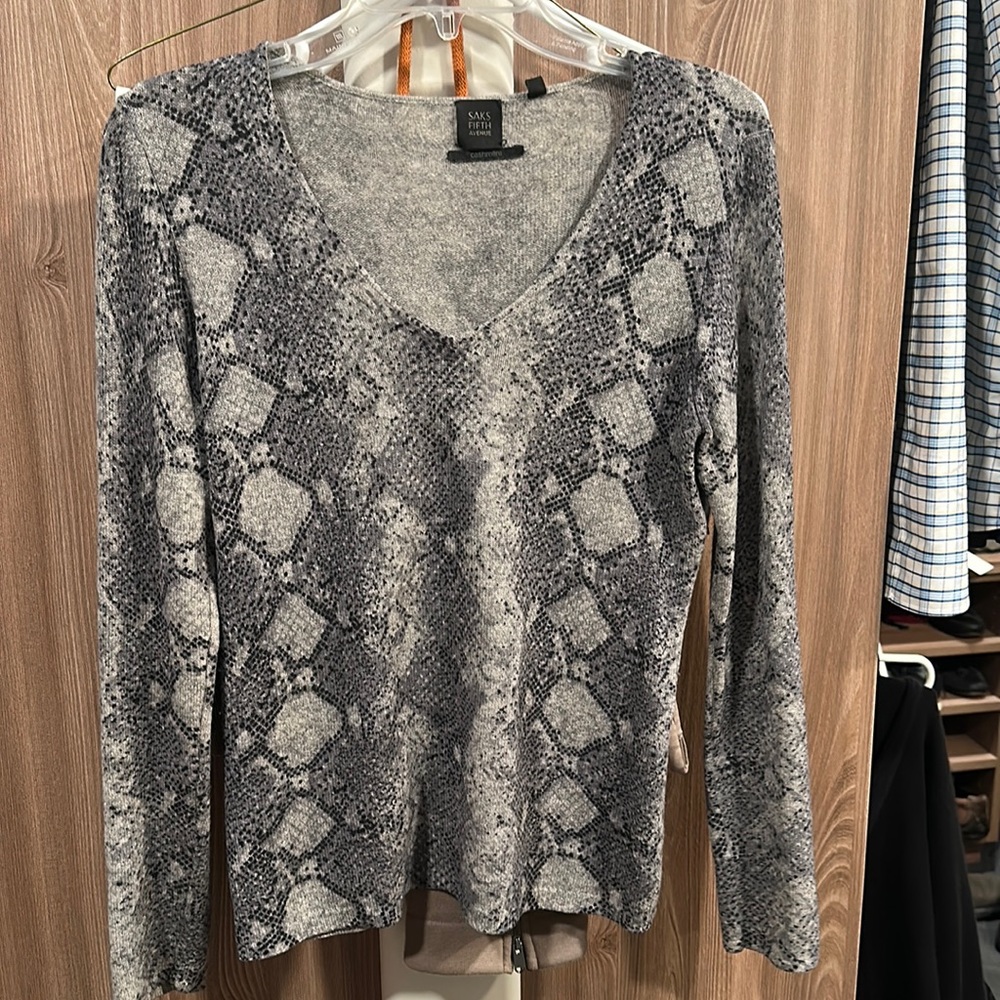 Saks cashmere avenue sweater shirt